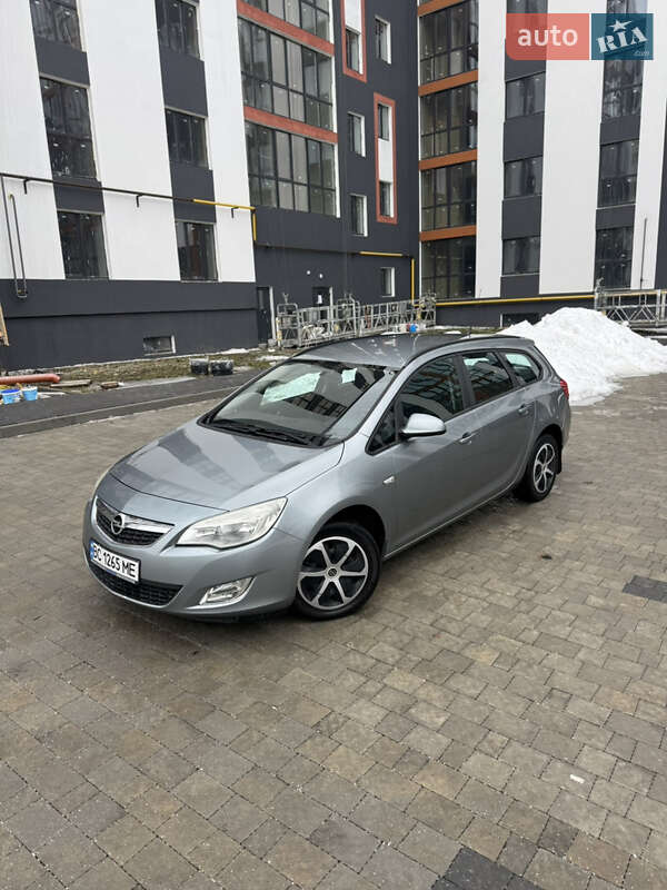 Opel Astra 2012