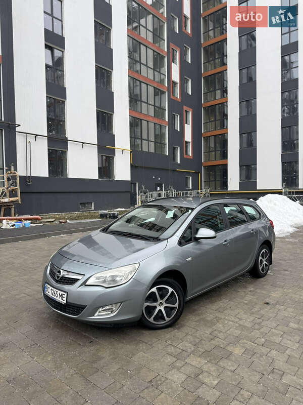 Opel Astra 2012