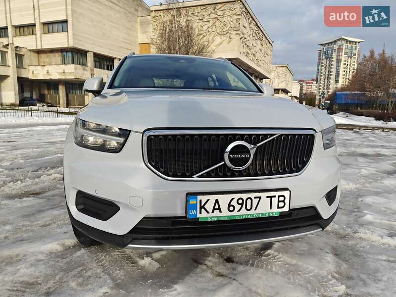 Volvo XC40 2021
