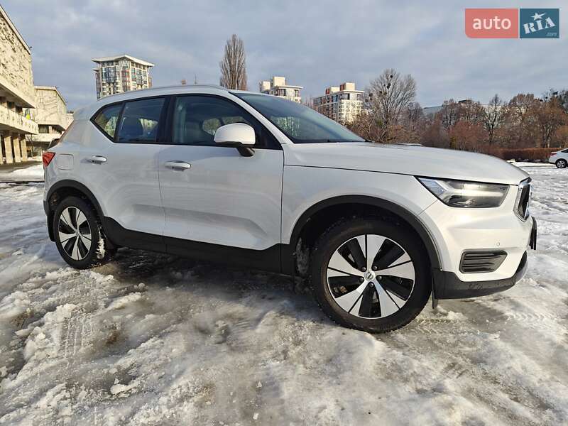 Volvo XC40 2021