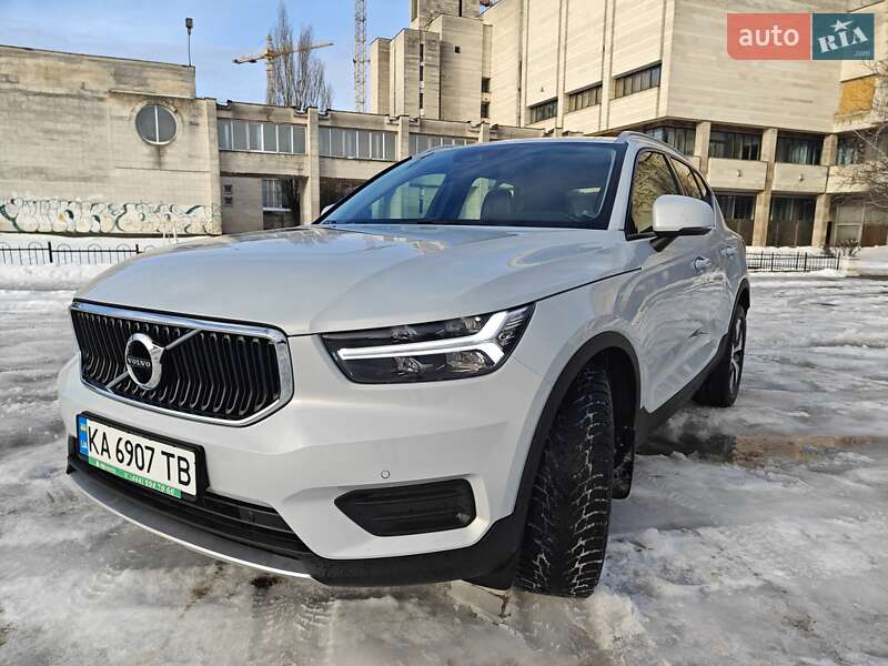 Volvo XC40 2021