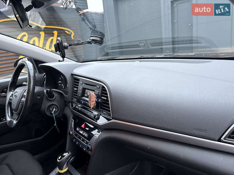 Hyundai Elantra 2017