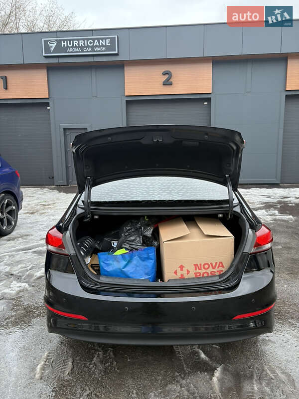 Hyundai Elantra 2017