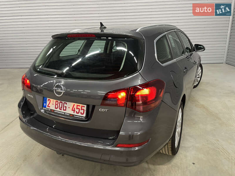 Opel Astra 2012