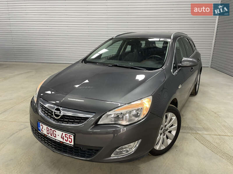Opel Astra 2012