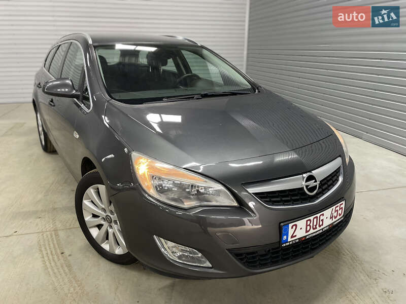 Opel Astra 2012