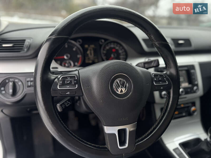 Volkswagen Passat 2010