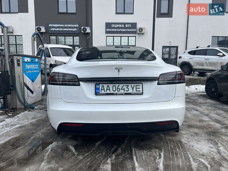Tesla Model S 2022