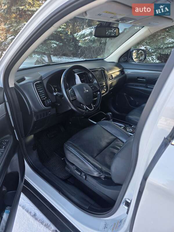 Mitsubishi Outlander 2019