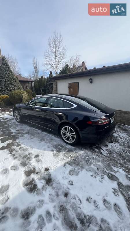 Tesla Model S 2014