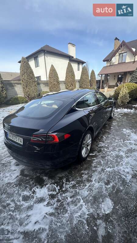 Tesla Model S 2014