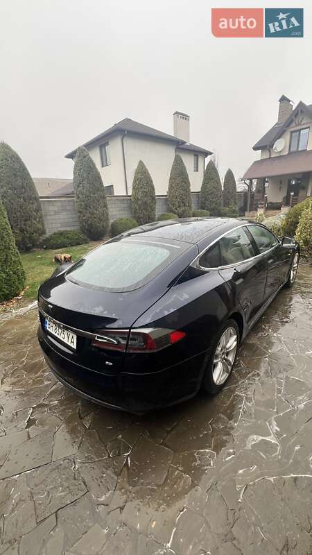Tesla Model S 2014