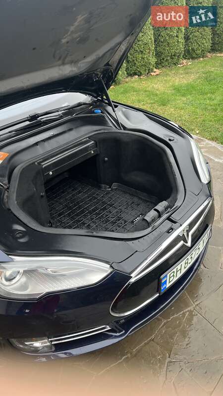 Tesla Model S 2014
