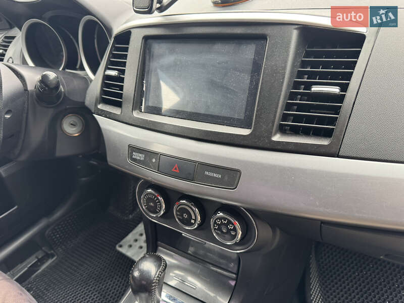 Mitsubishi Lancer 2011