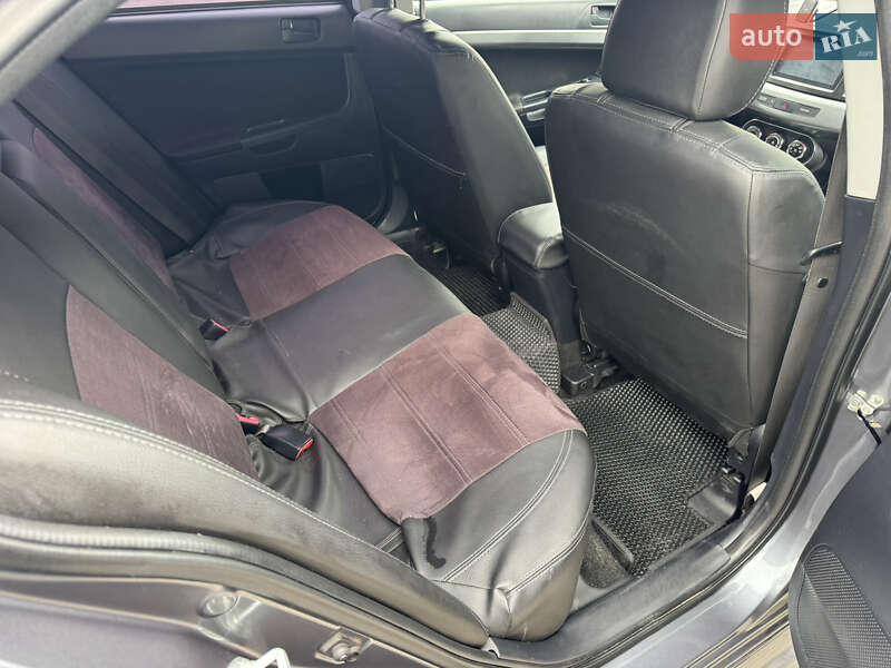 Mitsubishi Lancer 2011