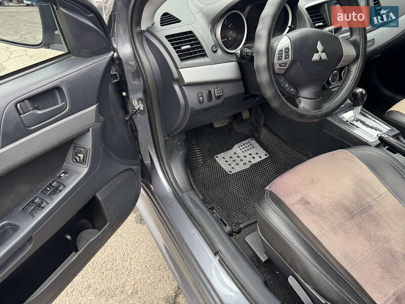 Mitsubishi Lancer 2011