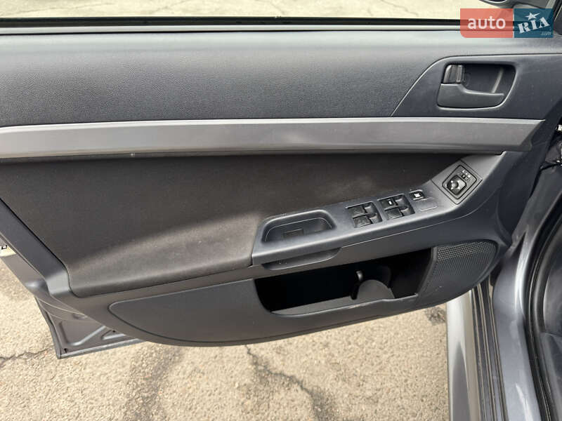 Mitsubishi Lancer 2011