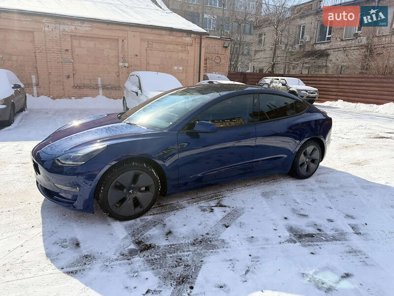 Tesla Model 3 2022