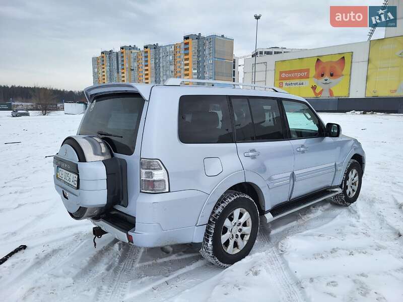 Mitsubishi Pajero Wagon 2010