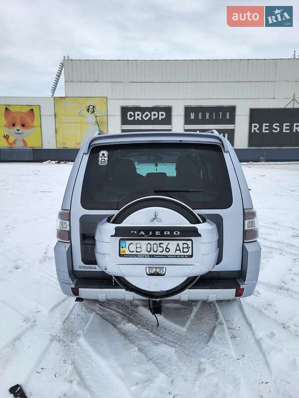 Mitsubishi Pajero Wagon 2010