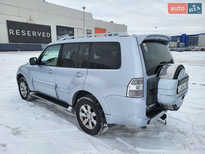 Mitsubishi Pajero Wagon 2010