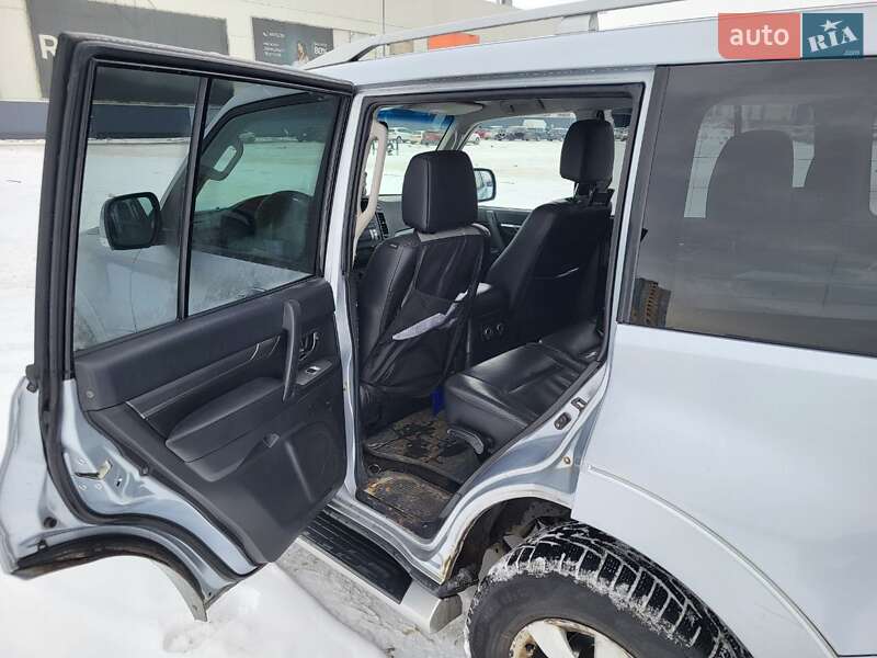 Mitsubishi Pajero Wagon 2010