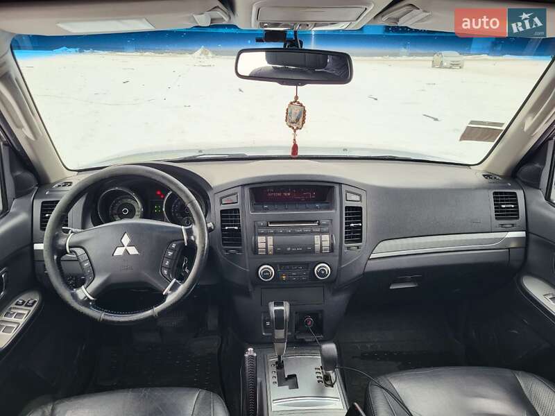 Mitsubishi Pajero Wagon 2010