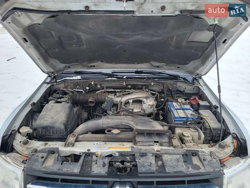 Mitsubishi Pajero Wagon 2010