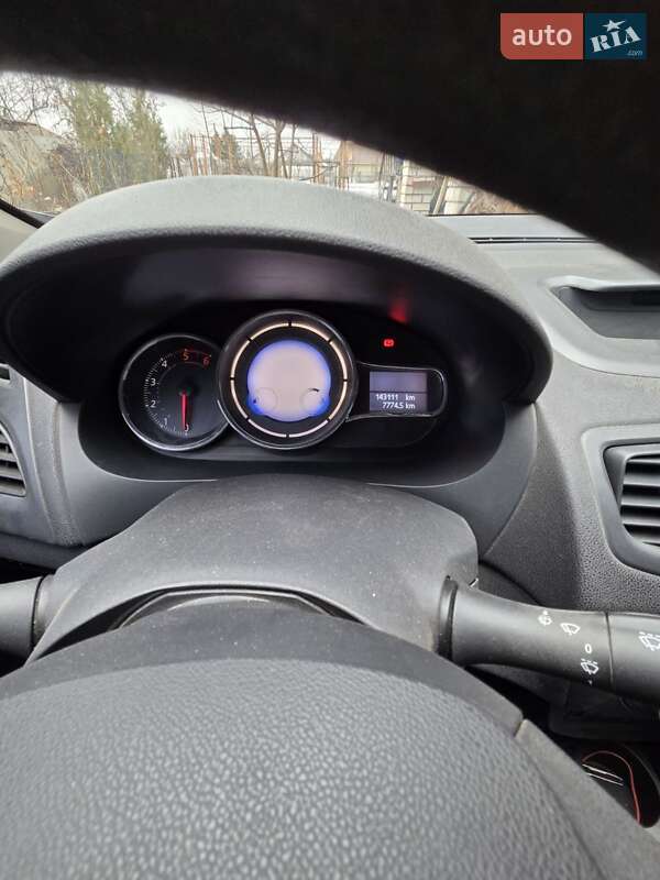 Renault Fluence 2013