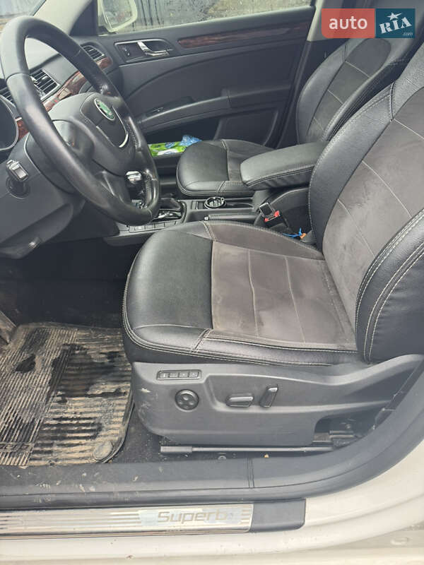 Skoda Superb 2012