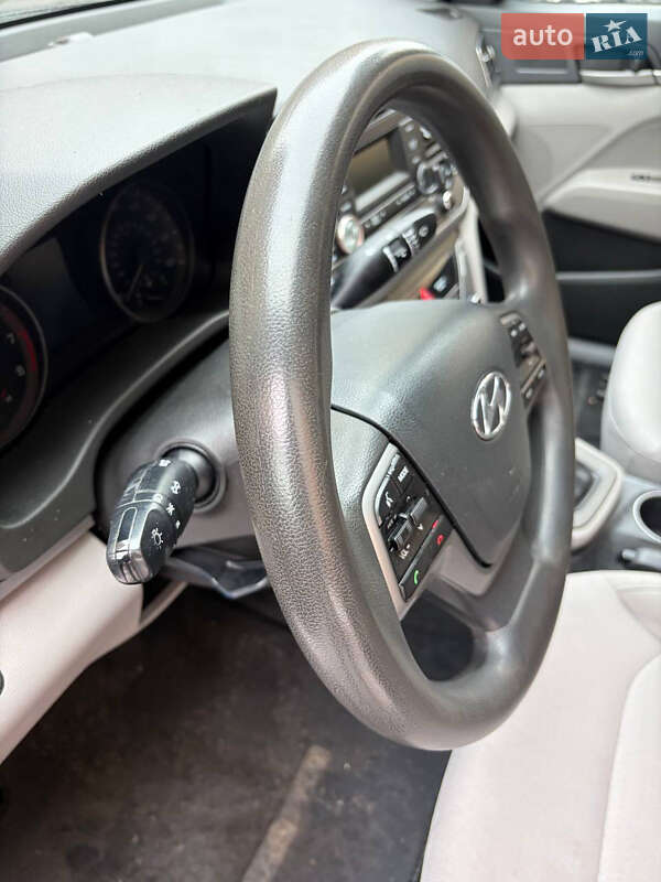 Hyundai Elantra 2018