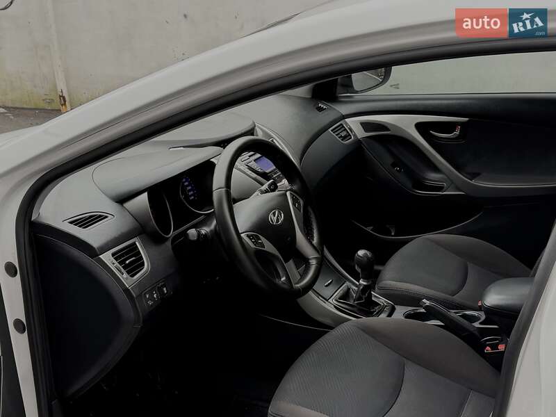 Hyundai Elantra 2014