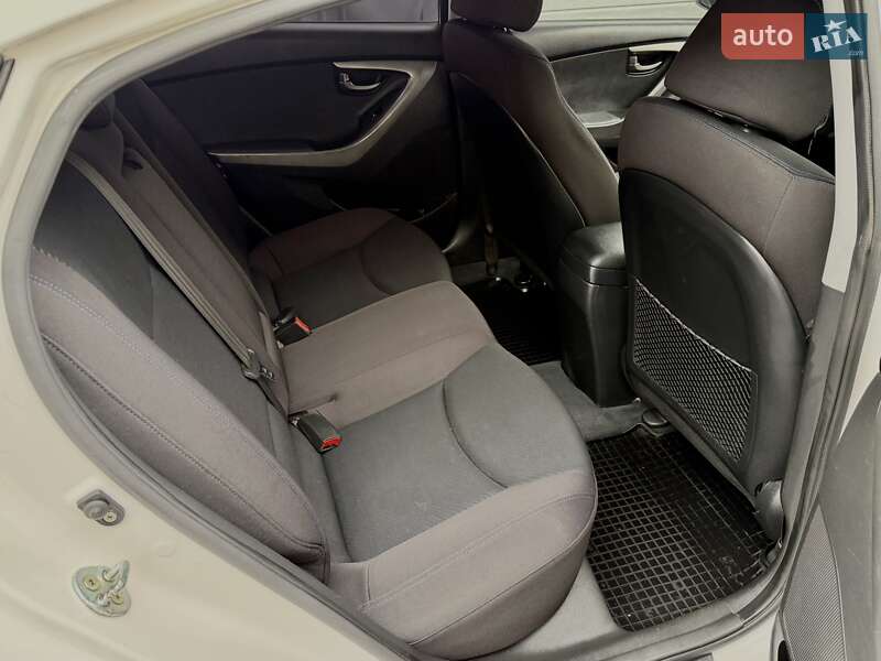 Hyundai Elantra 2014