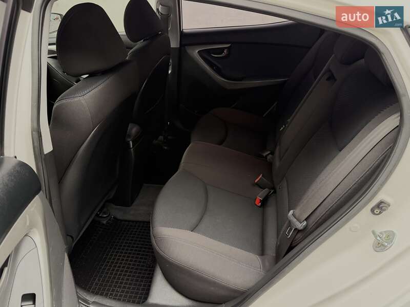 Hyundai Elantra 2014