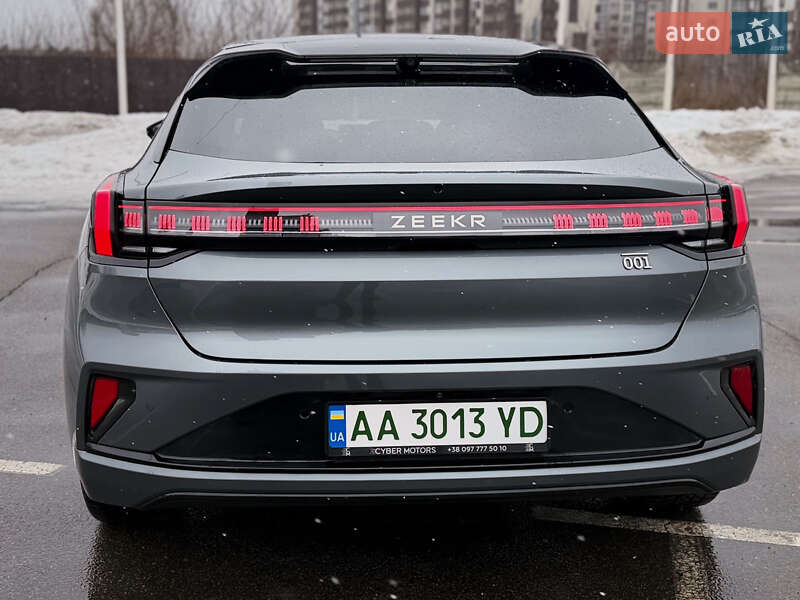 Zeekr 001 2024