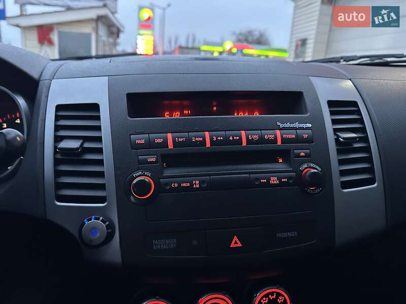 Mitsubishi Outlander XL 2009