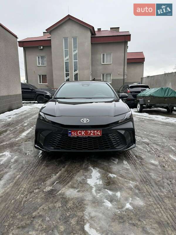 Toyota Camry 2025