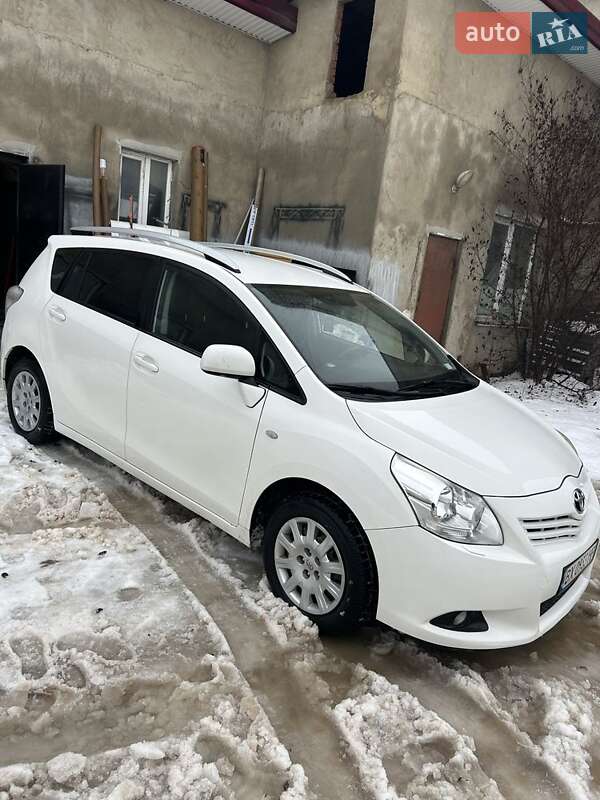 Toyota Verso 2011