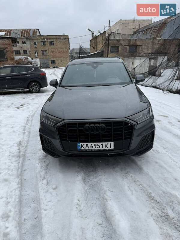 Audi-0