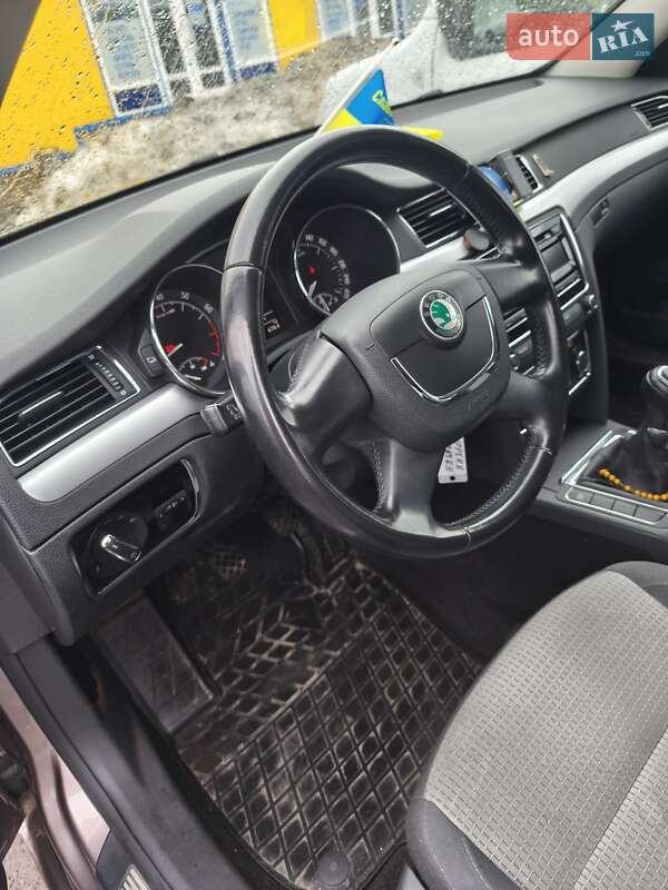 Skoda Superb 2012
