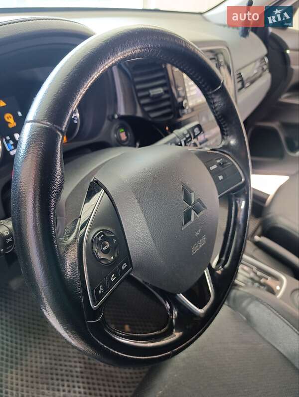 Mitsubishi-4