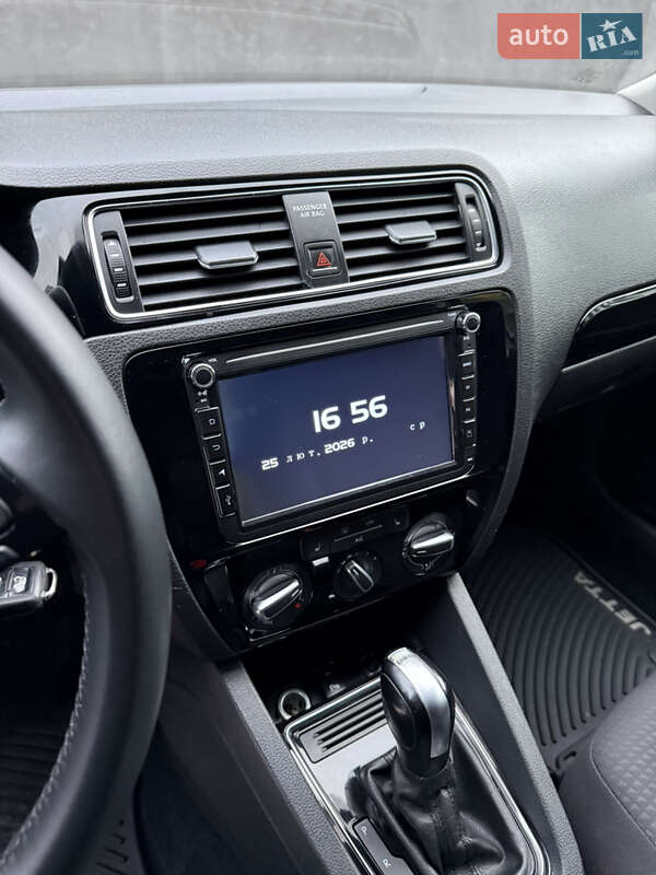 Volkswagen Jetta 2015