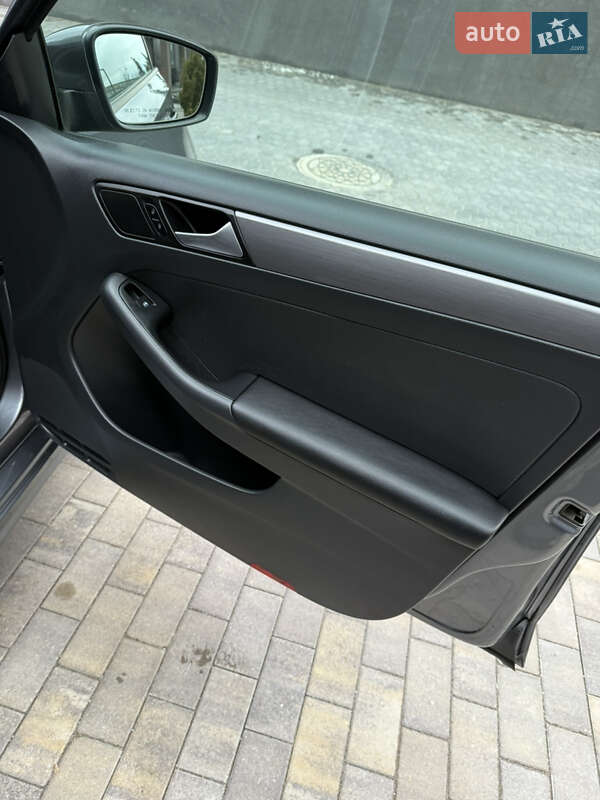 Volkswagen Jetta 2015