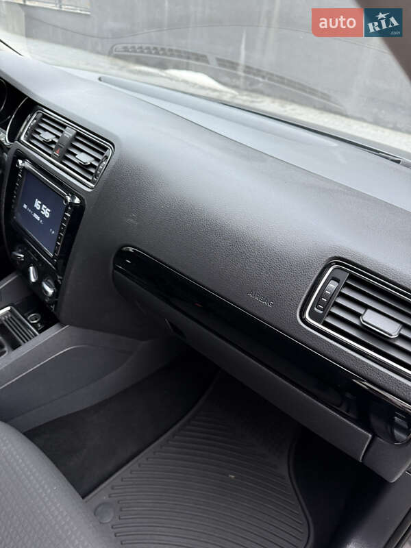 Volkswagen Jetta 2015