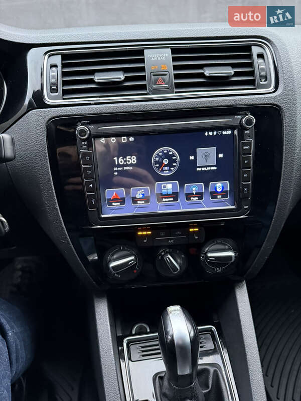 Volkswagen Jetta 2015