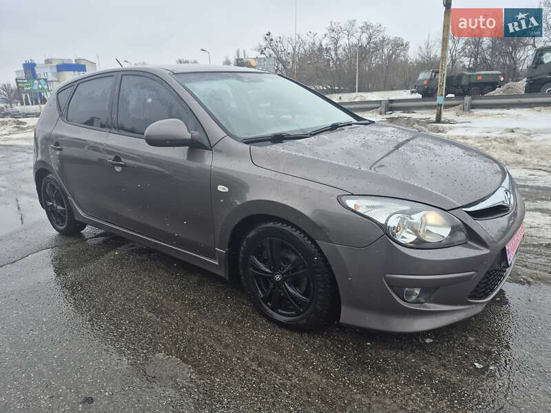 Hyundai i30 2011