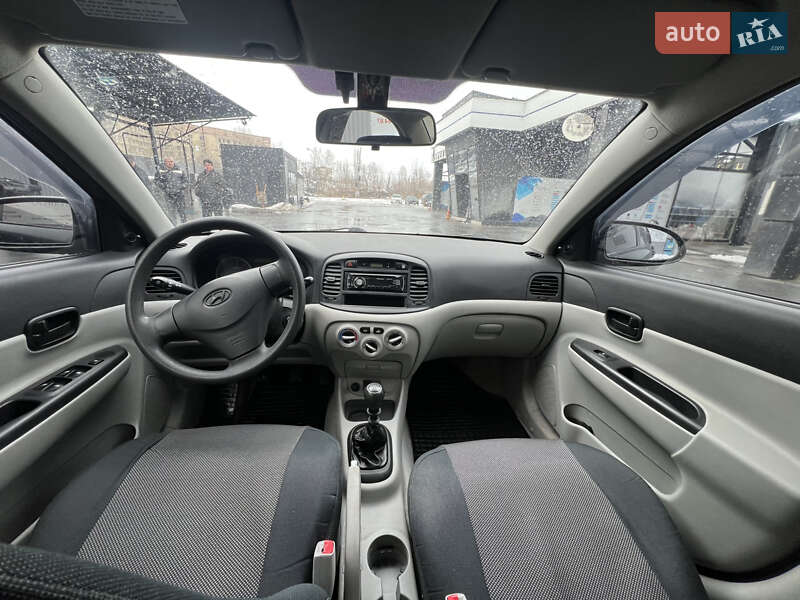 Hyundai Accent 2009