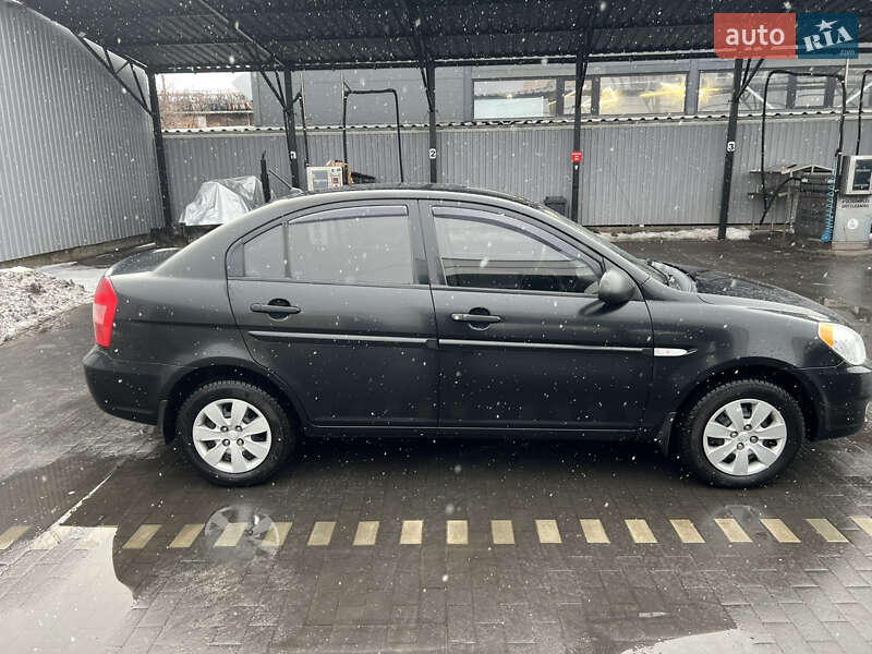 Hyundai Accent 2009
