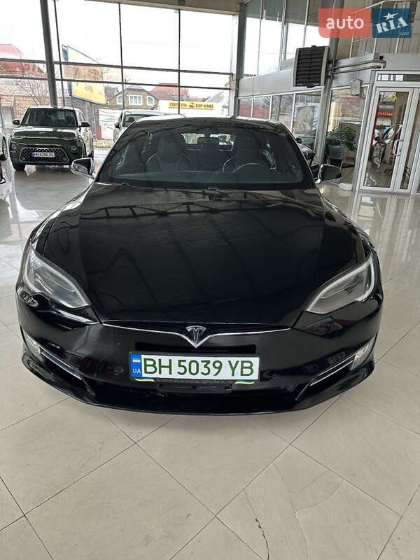 Tesla Model S 2018
