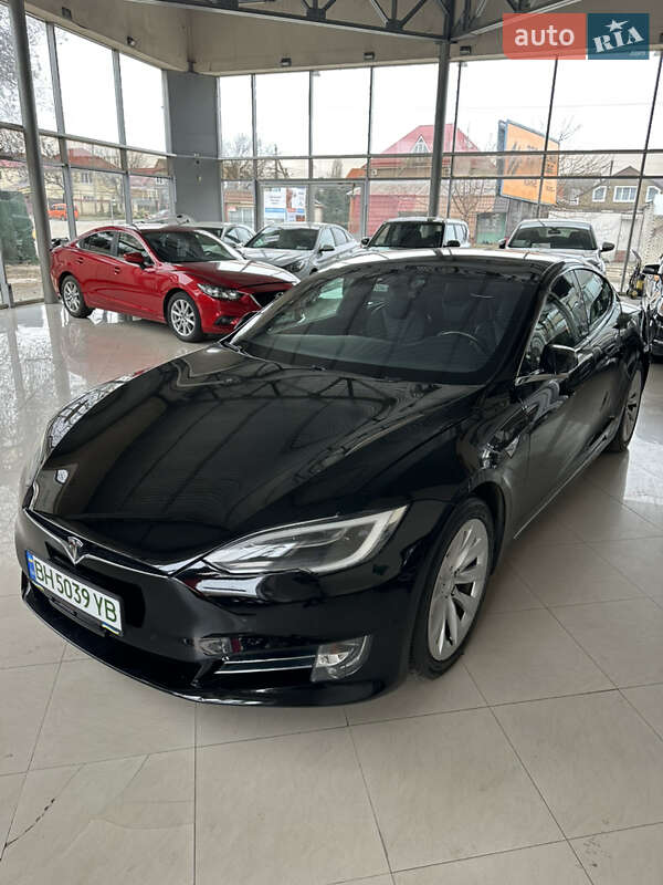 Tesla Model S 2018